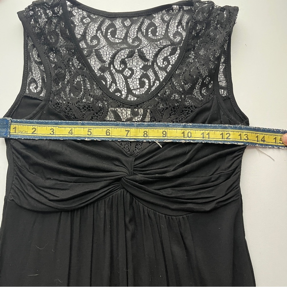 Elegant Black Lace Dress - Picture 6 of 10
